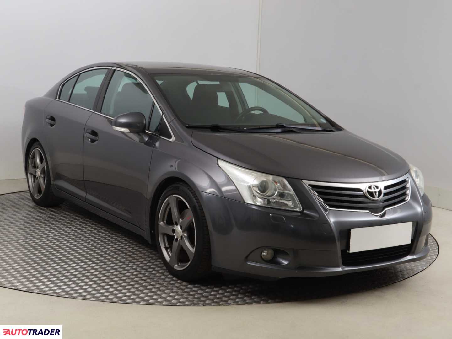 Toyota Avensis 2010 1.6 130 KM