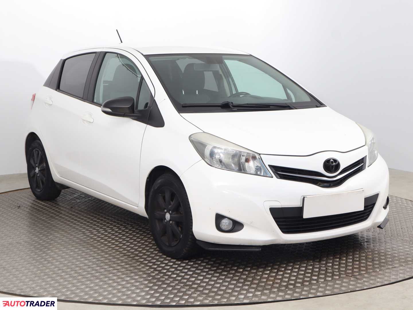 Toyota Yaris 2013 1.3 97 KM