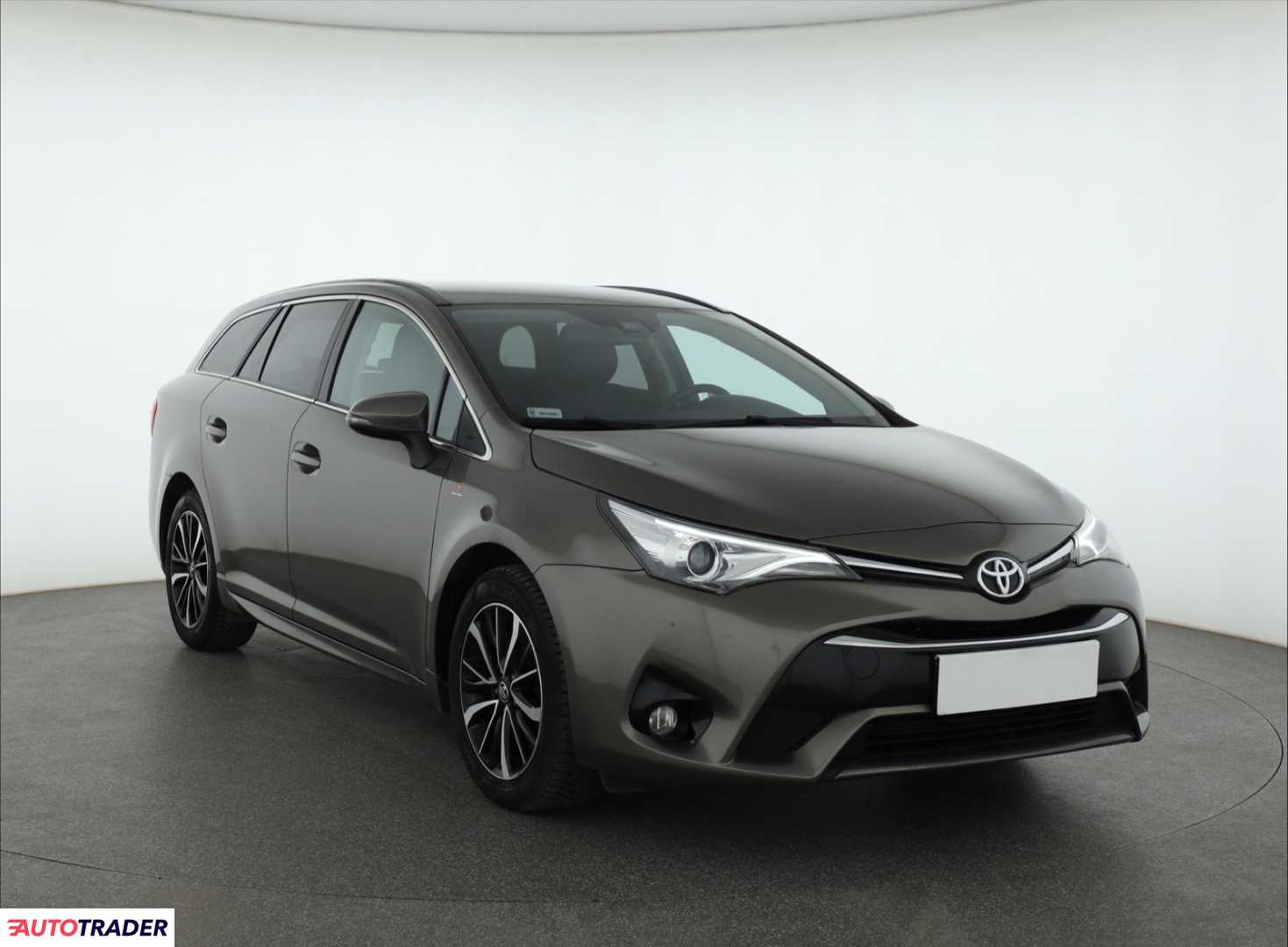 Toyota Avensis 2018 2.0 140 KM