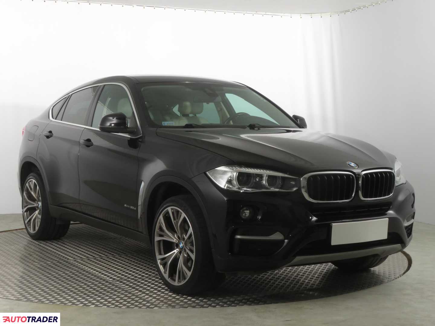 BMW X6 2015 3.0 254 KM