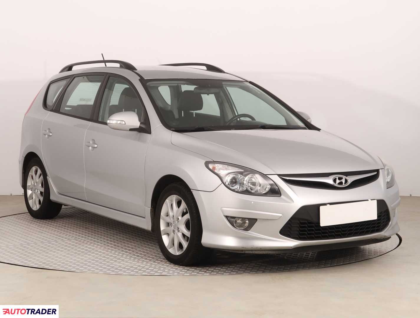 Hyundai i30 2011 1.6 88 KM