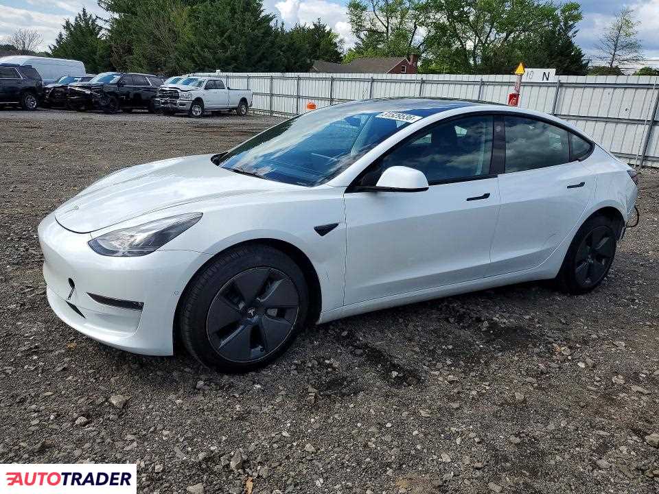 Tesla Model 3 2022
