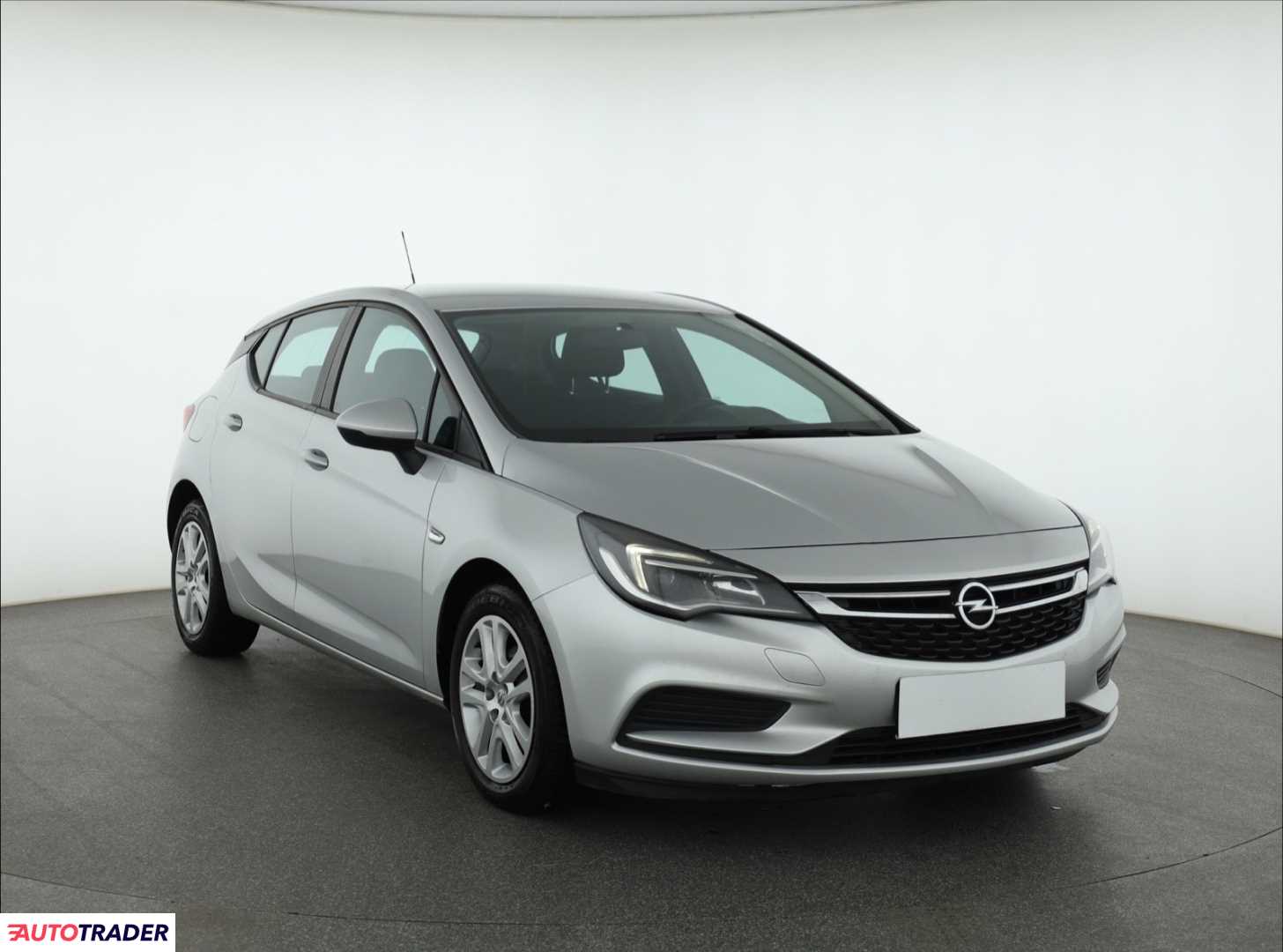 Opel Astra 2018 1.6 108 KM