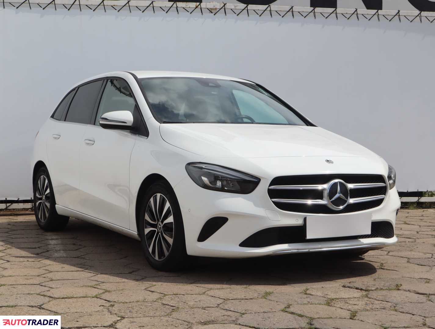 Mercedes B-klasa 2021 2.0 113 KM