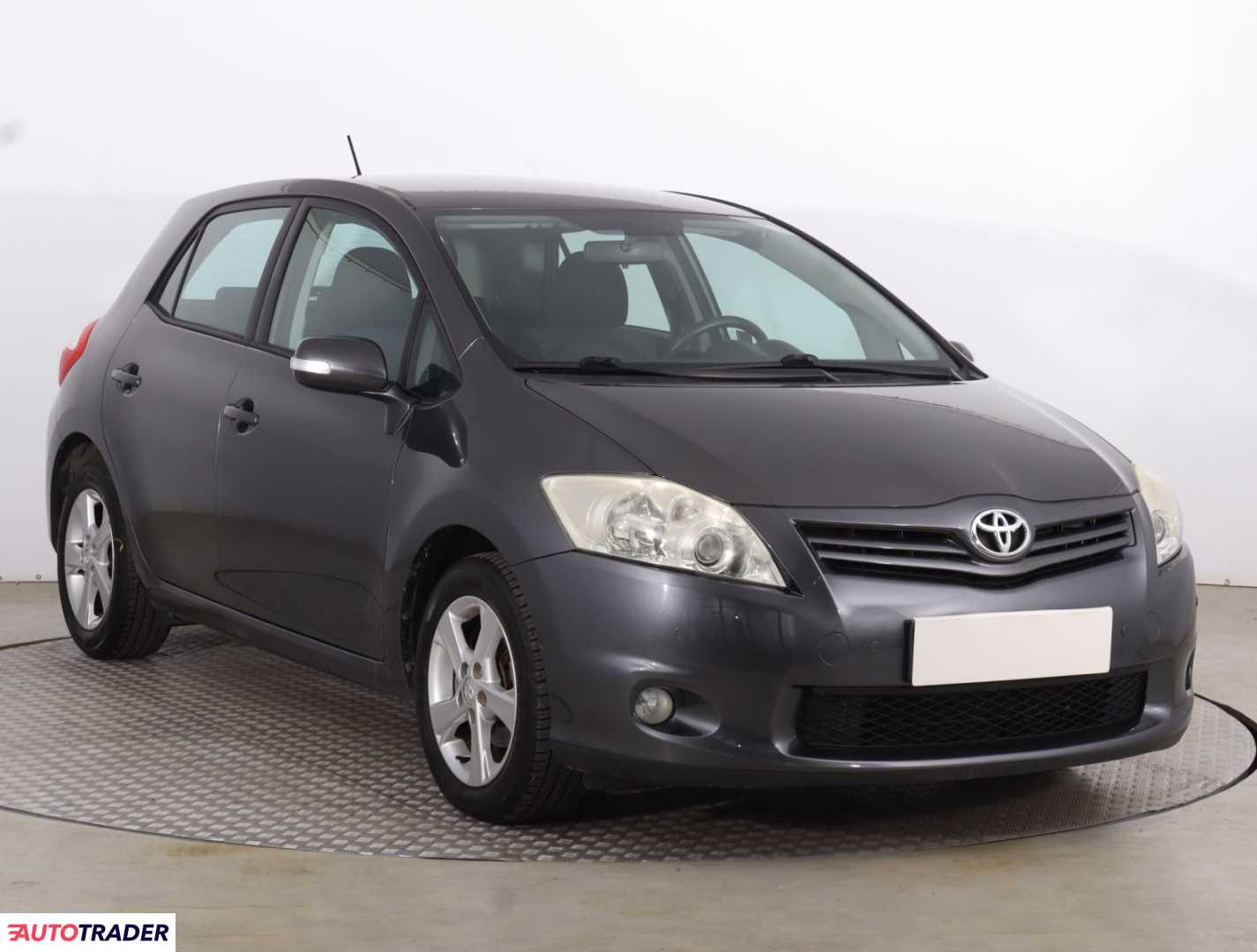 Toyota Auris 2010 1.6 130 KM