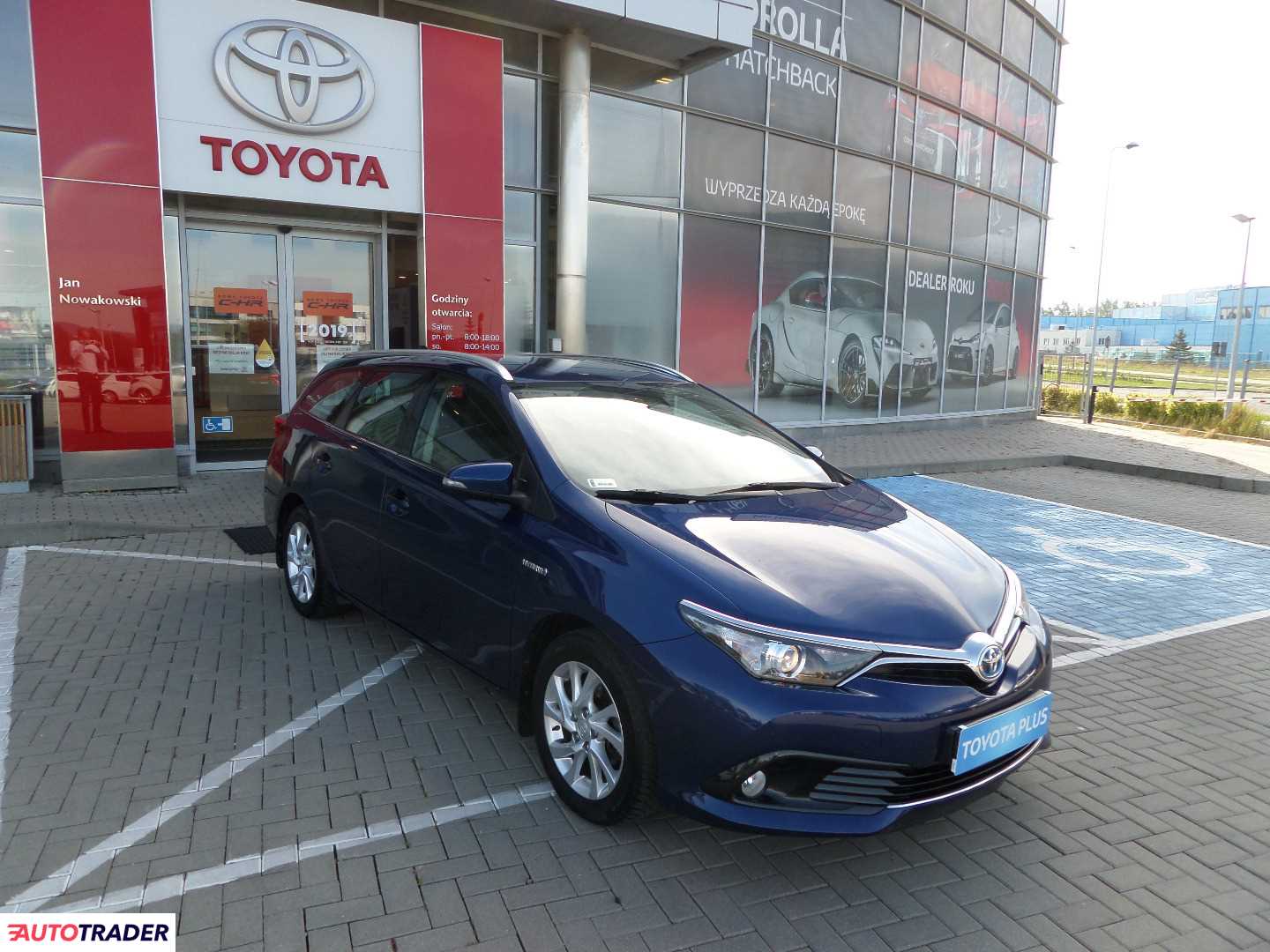 Toyota Auris 2017 1.8 136 KM Toyota Auris 2017 1.8 136 KM