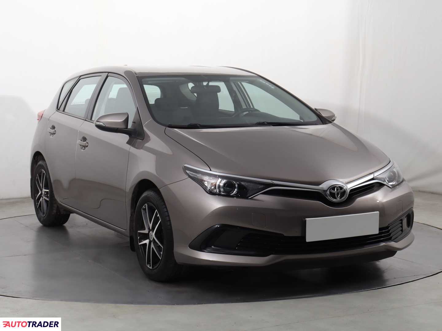 Toyota Auris 2015 1.3 97 KM Toyota Auris 2015 1.3 97 KM