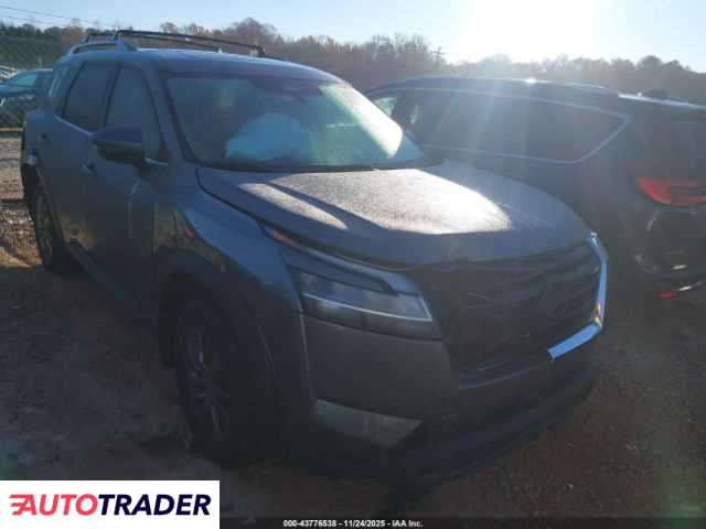Nissan Pathfinder 2022 3