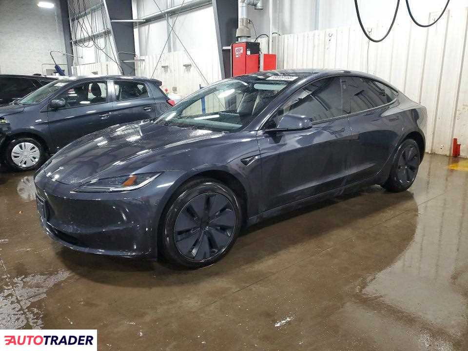 Tesla Model 3 2024