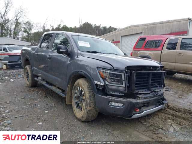 Nissan Titan 2021 5