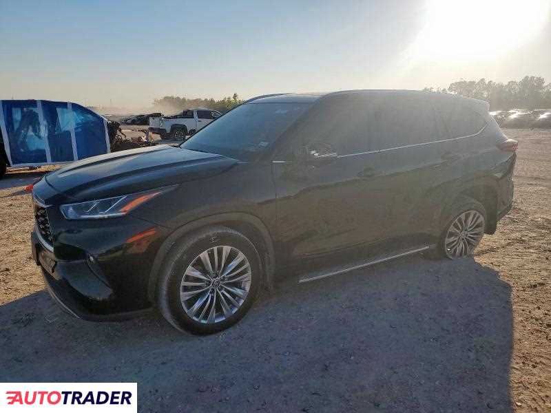 Toyota Highlander 2022 3