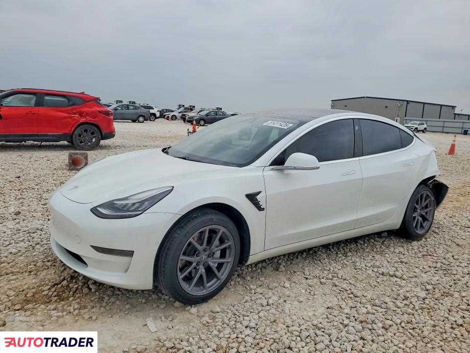 Tesla Model 3 2020