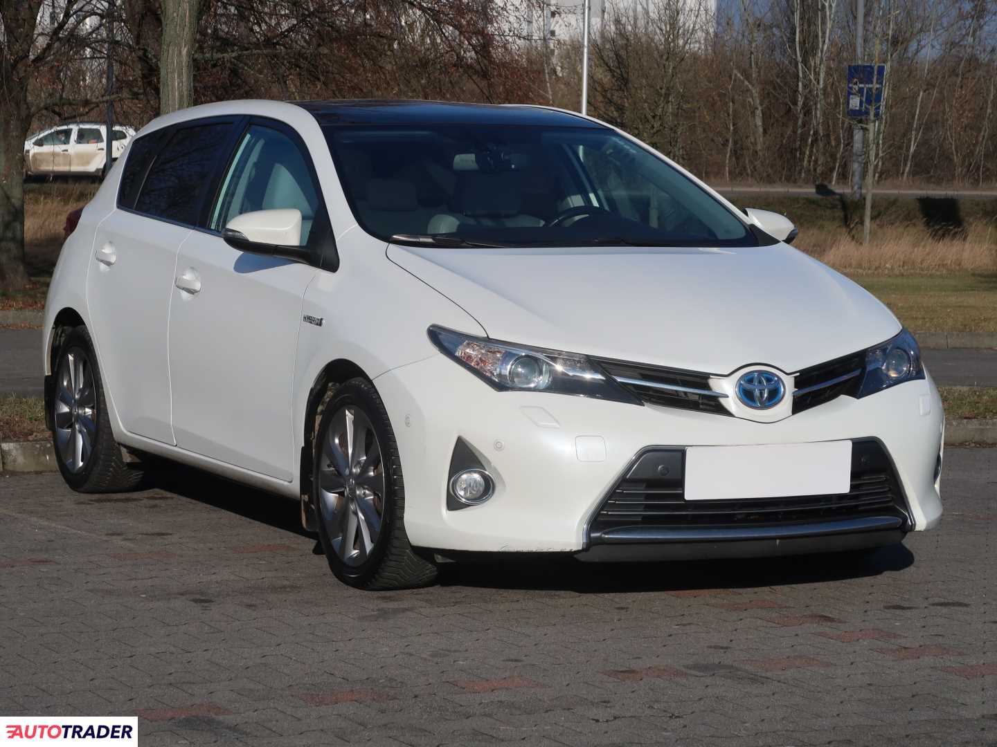 Toyota Auris 1.8 134 KM 2014r. (Piaseczno)