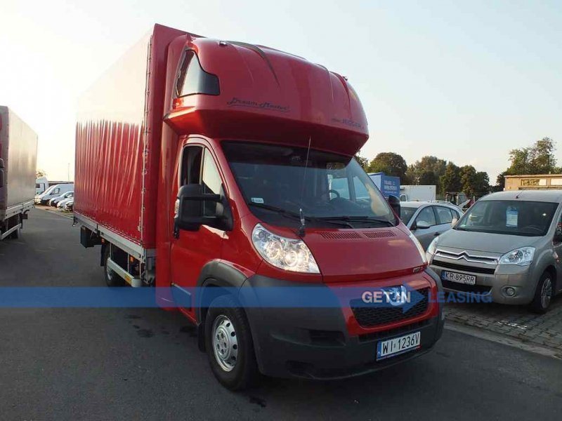 Peugeot 2013 3.0