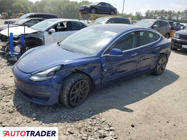 Tesla Model 3 2020