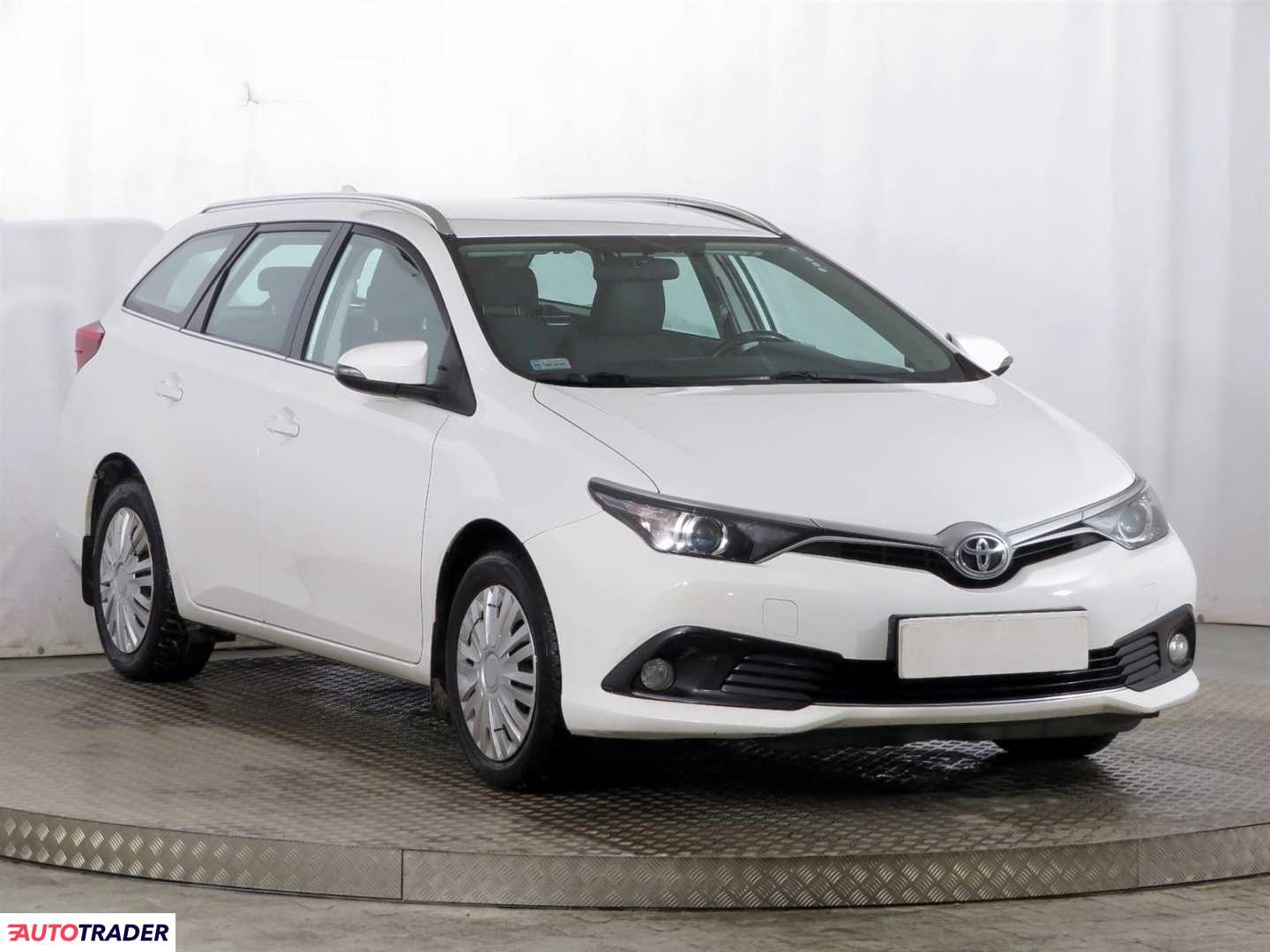 Toyota Auris 2016 1.6 130 KM Toyota Auris 2016 1.6 130 KM