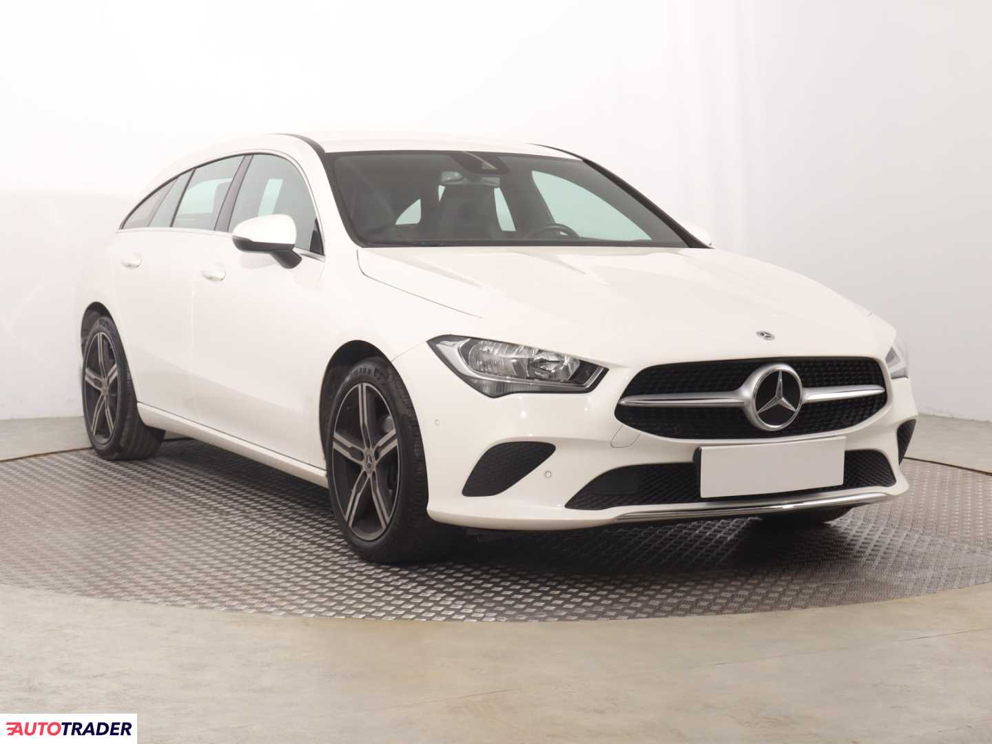 Mercedes Pozostałe 2021 1.3 134 KM
