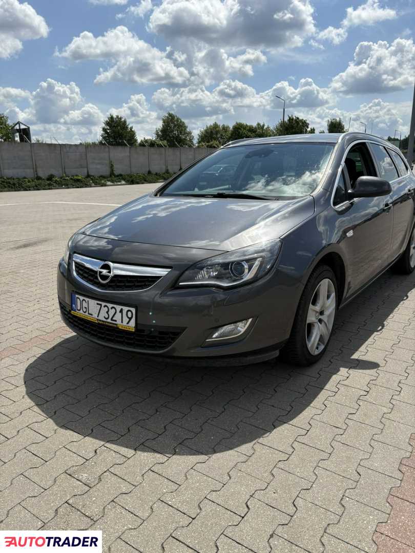 Opel Astra 2011 1.4 140 KM Opel Astra 2011 1.4 140 KM