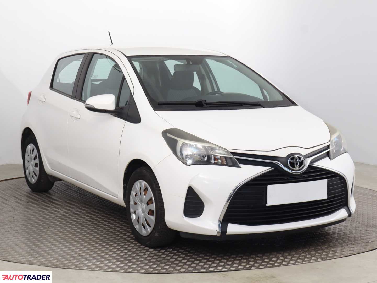 Toyota Yaris 2015 1.0 68 KM Toyota Yaris 2015 1.0 68 KM