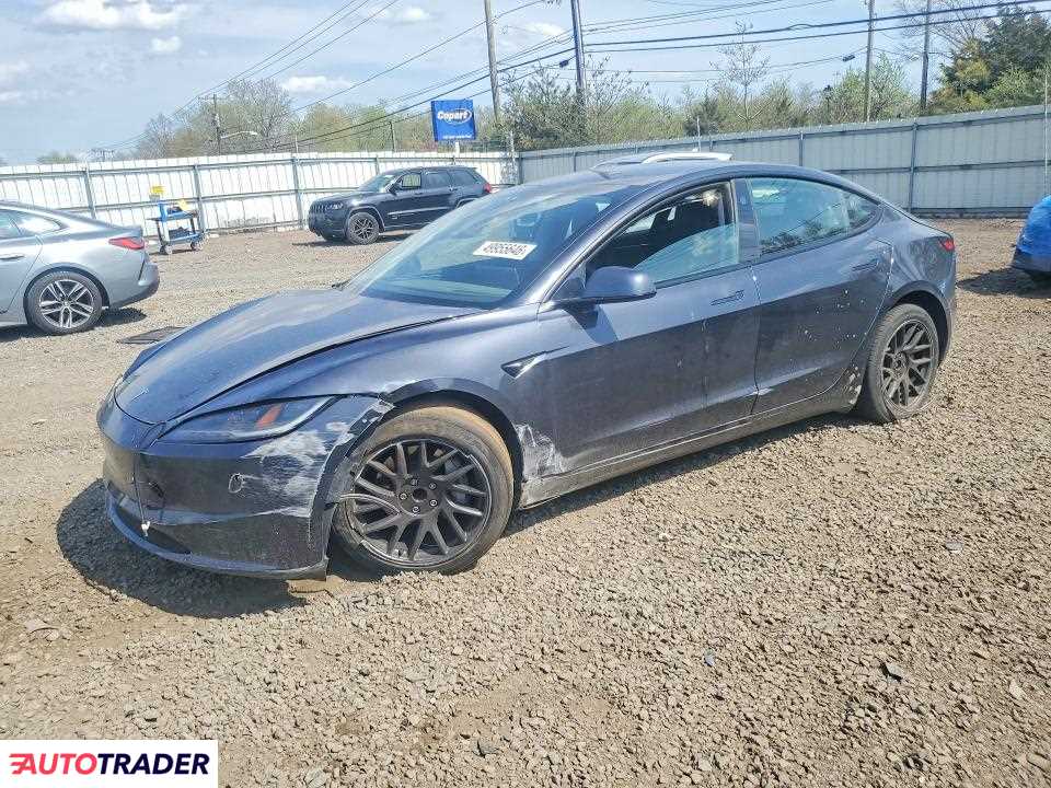 Tesla Model 3 2025