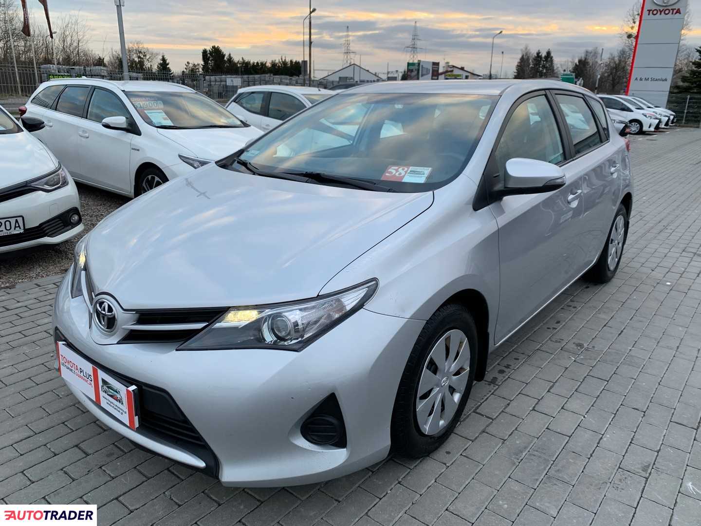 Toyota Auris 2014 1.3 99 KM Toyota Auris 2014 1.3 99 KM