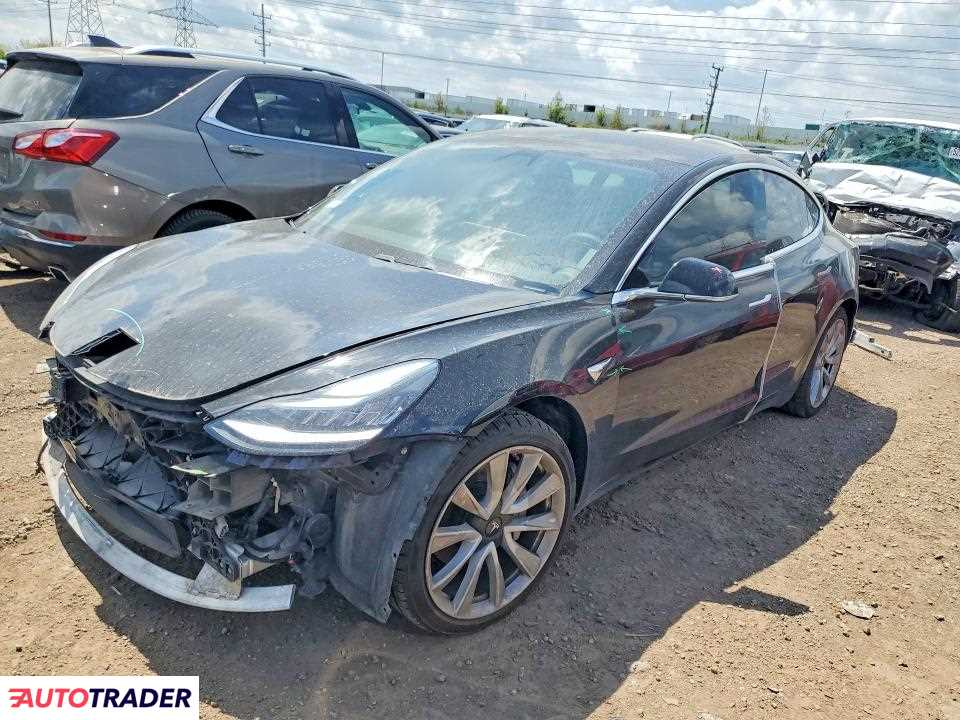 Tesla Model 3 2020