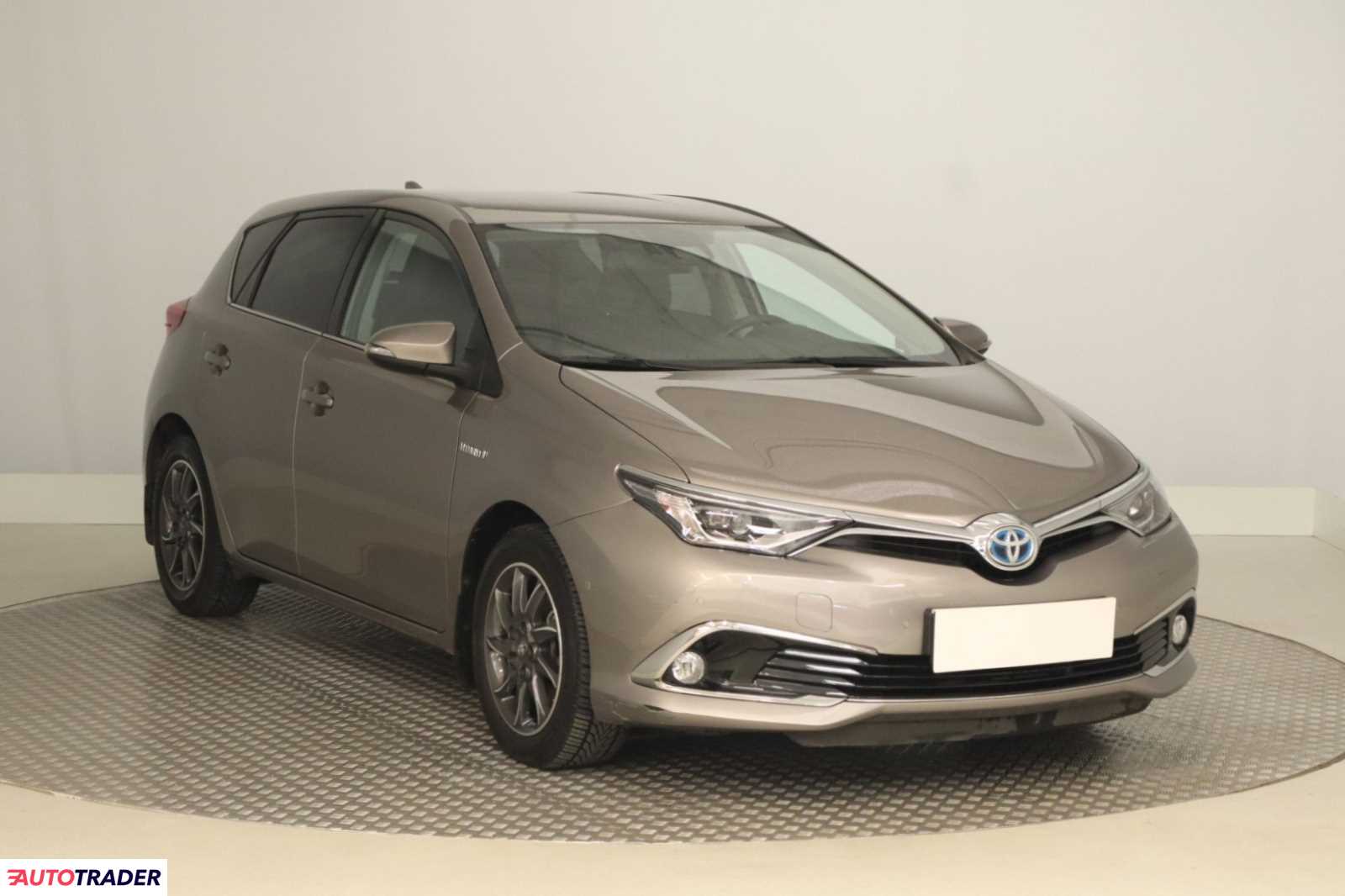 Toyota Auris 2015 1.8 134 KM