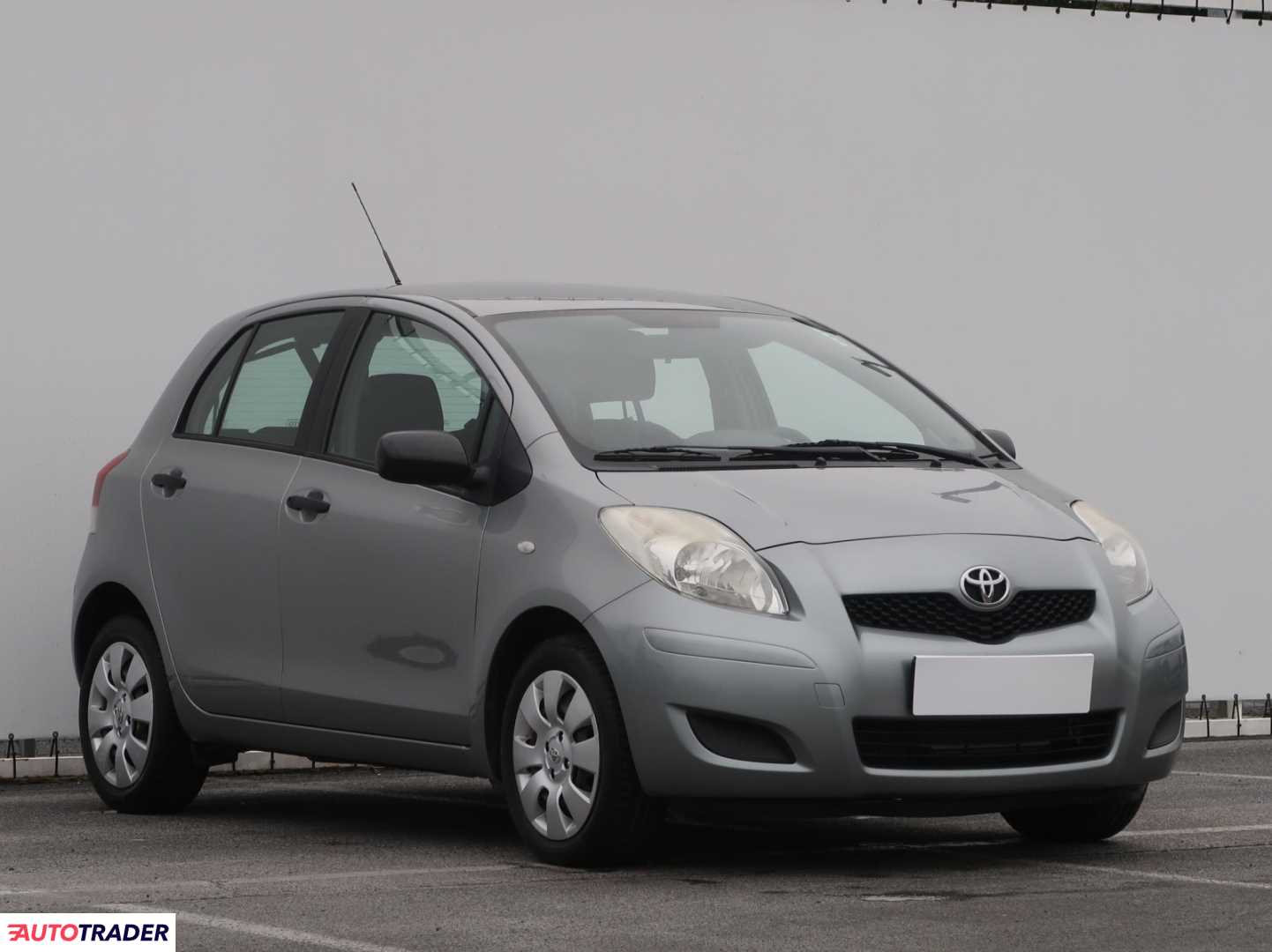 Toyota Yaris 2010 1.3 97 KM