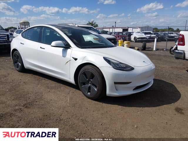 Tesla Model 3 2022