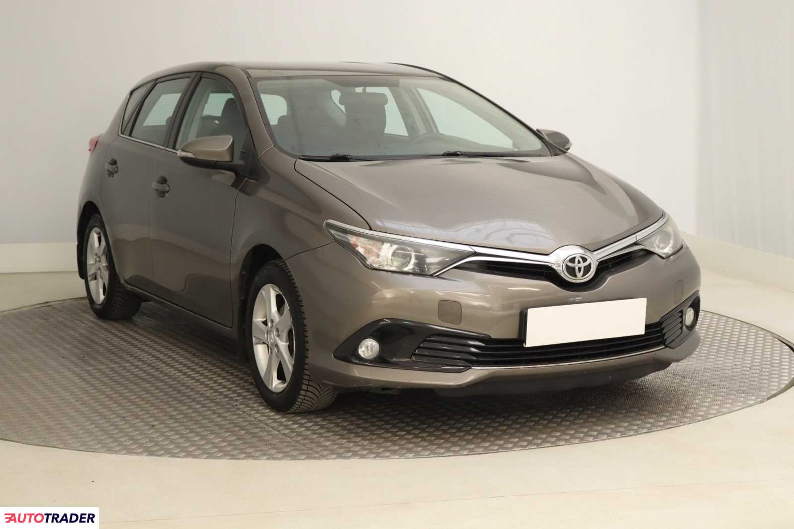 Toyota Auris 2016 1.6 130 KM