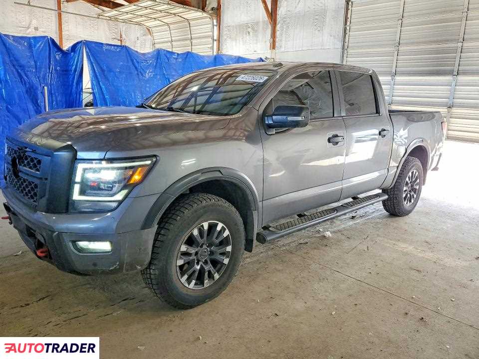 Nissan Titan 2020 5
