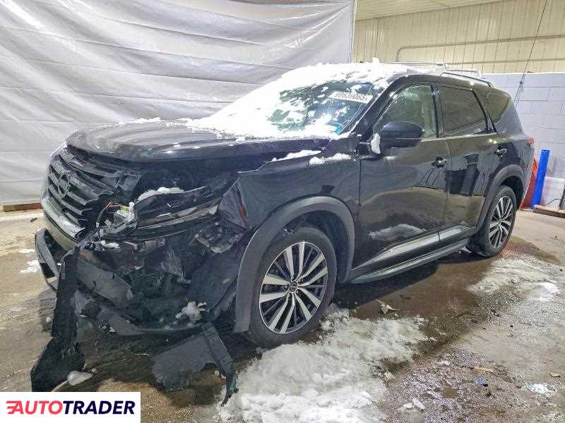 Nissan Pathfinder 2022 3