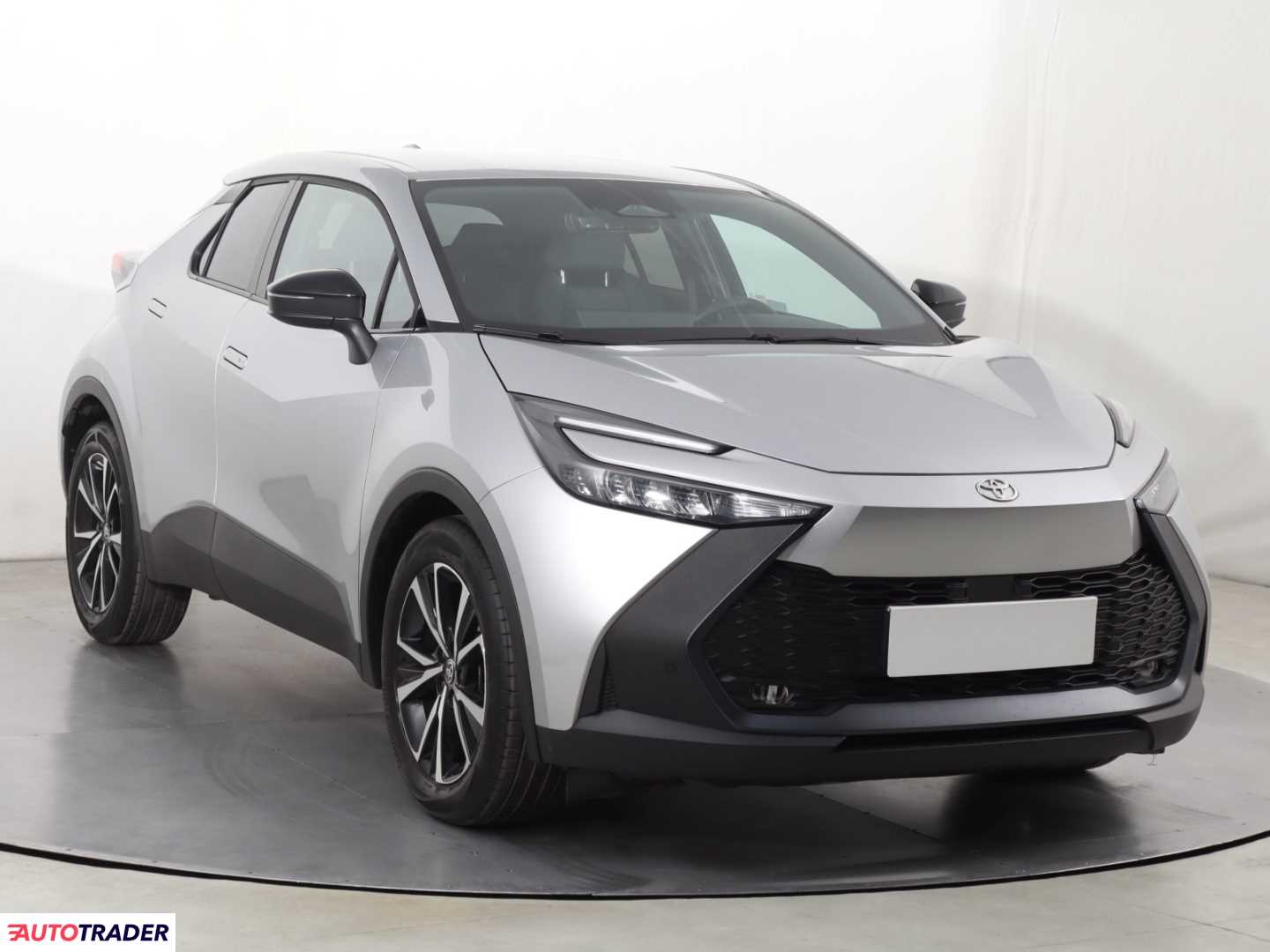 Toyota C-HR 2024 1.8 120 KM