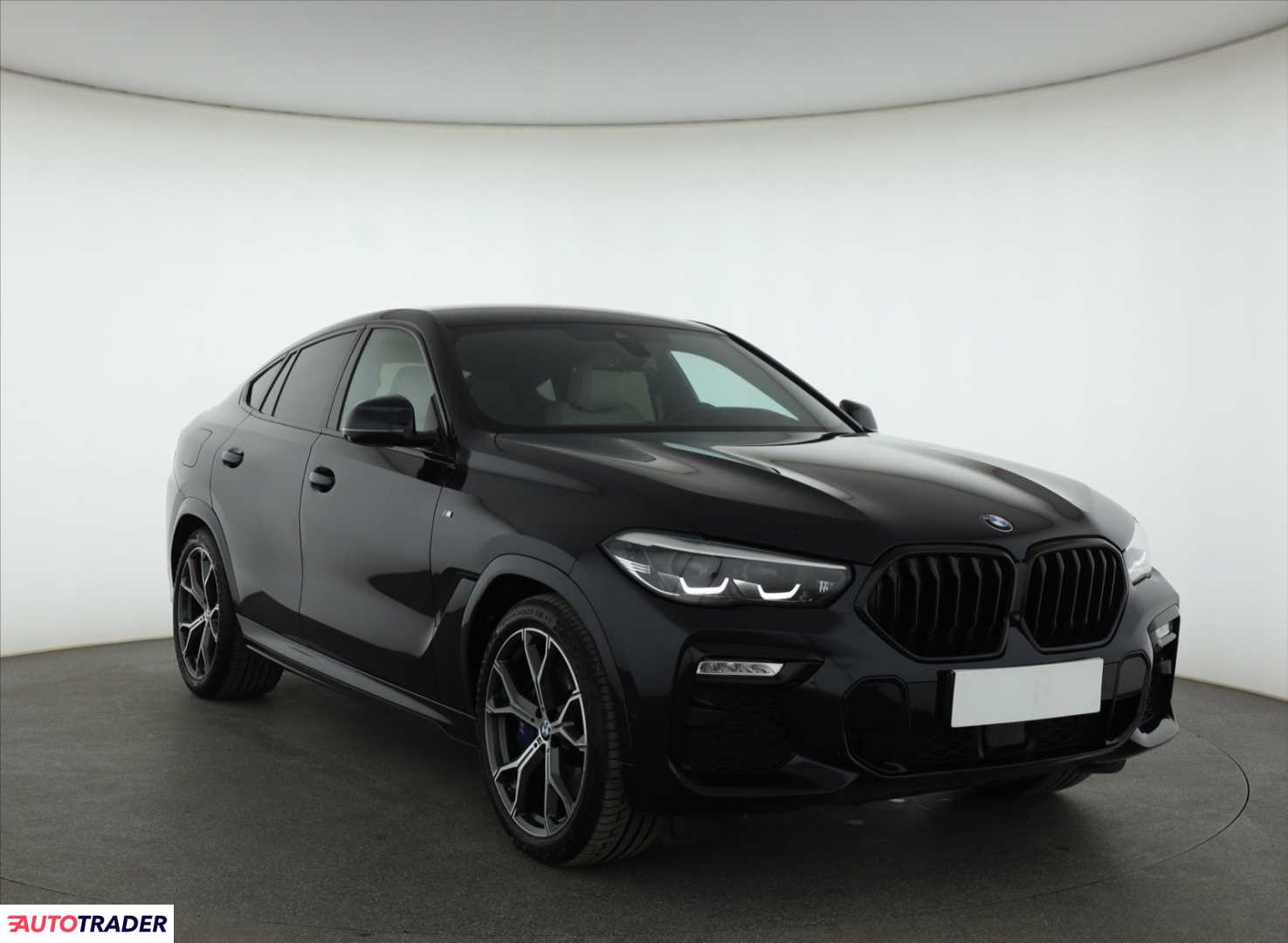 BMW X6 2020 3.0 335 KM