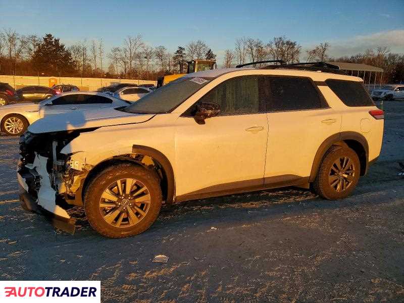 Nissan Pathfinder 2022 3