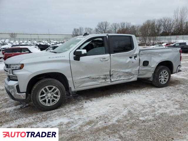 Chevrolet Silverado 5.0 benzyna 2019r. (DAVISON)