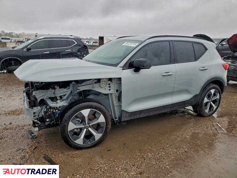 Volvo XC40 2026 2