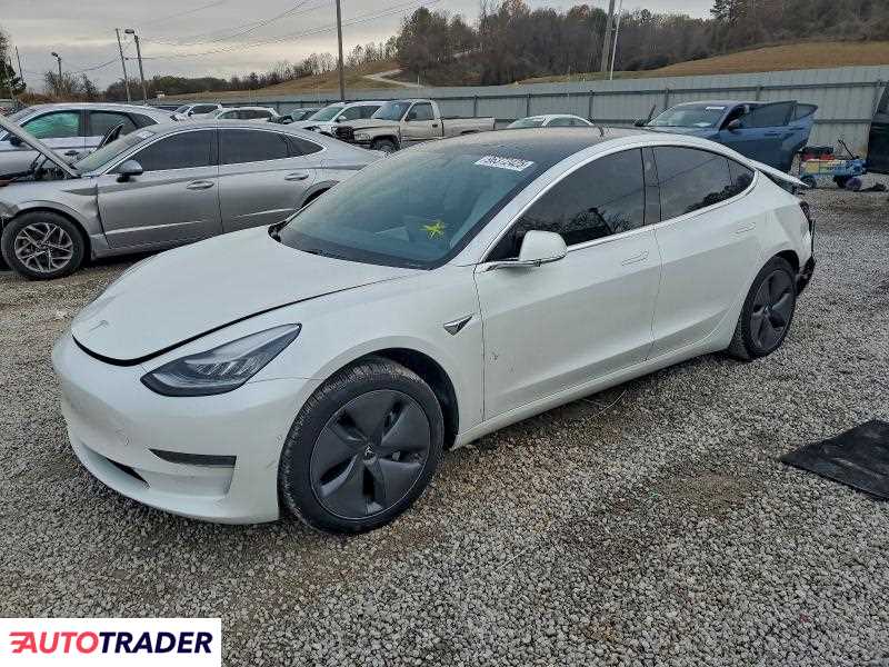 Tesla Model 3 2020