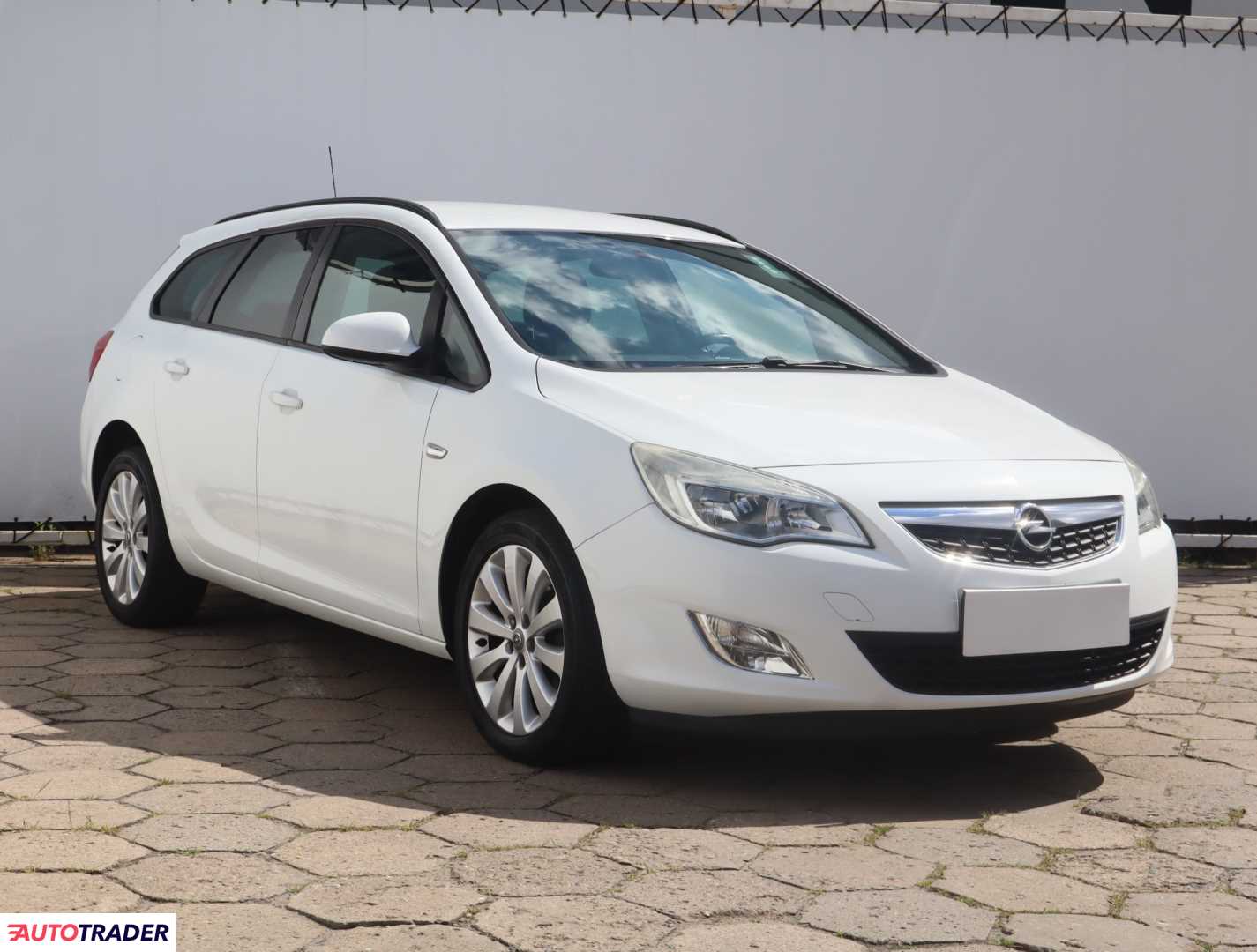Opel Astra 2011 1.6 113 KM