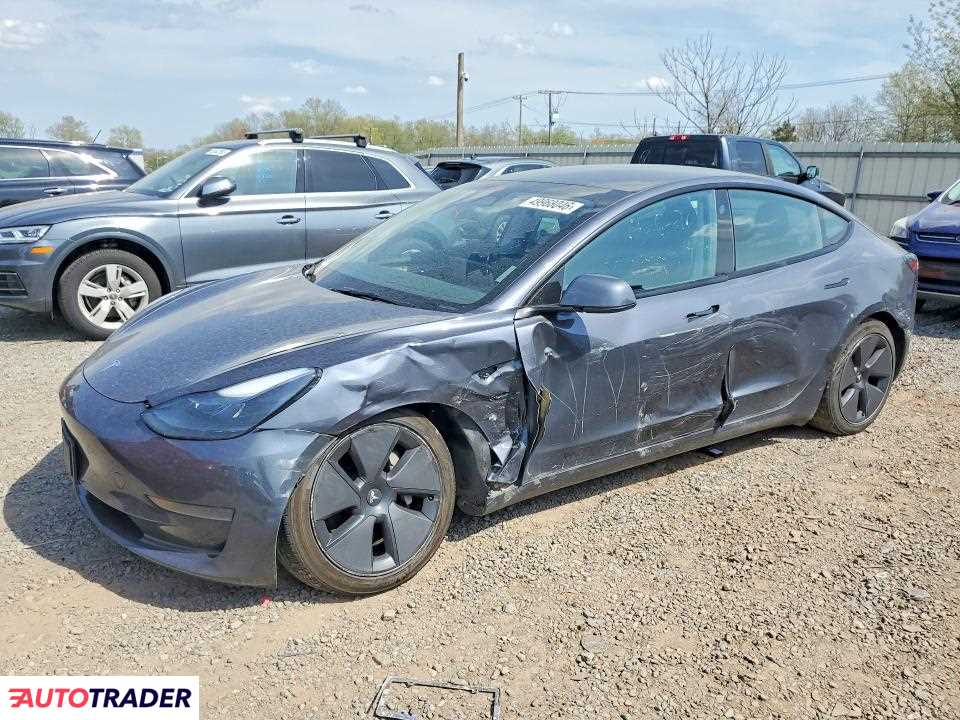 Tesla Model 3 2023
