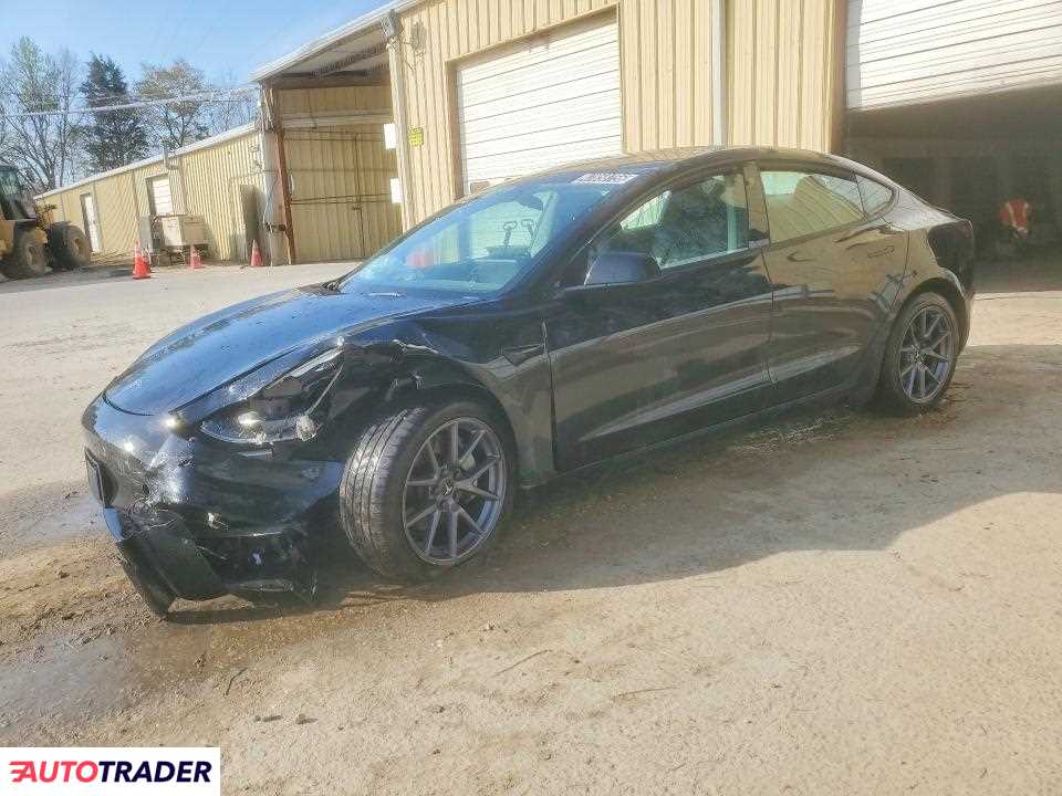 Tesla Model 3 2022