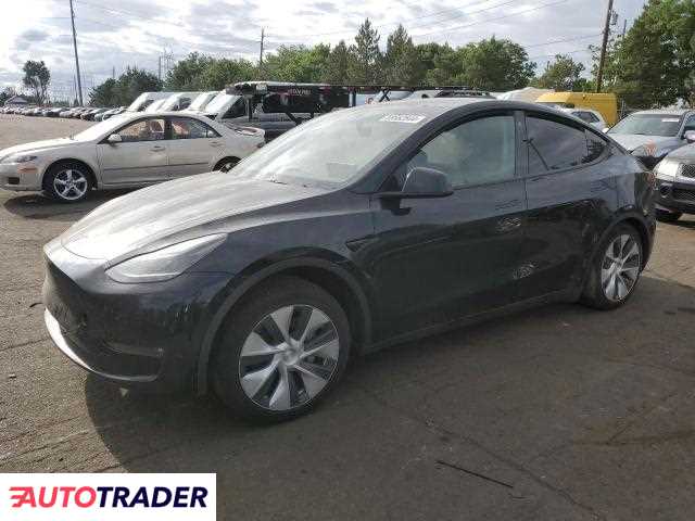 Tesla Model Y benzyna 2023r. (DENVER)