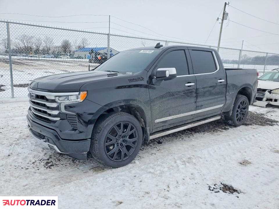 Chevrolet Silverado 2023 3