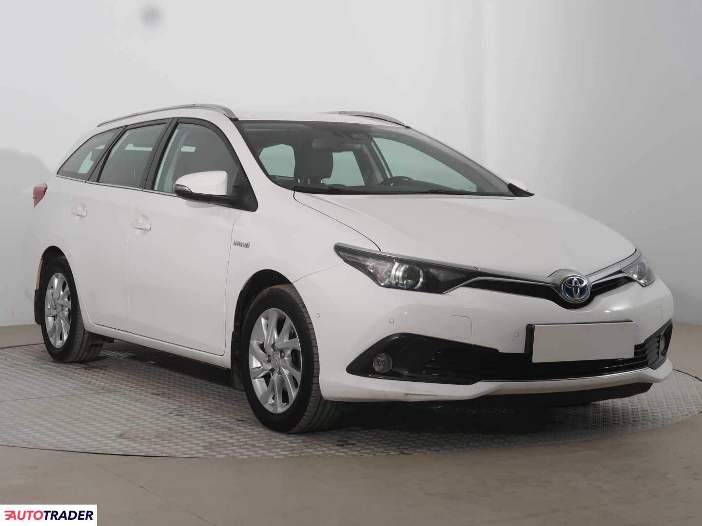 Toyota Auris 1.8 134 KM 2016r. (Piaseczno)