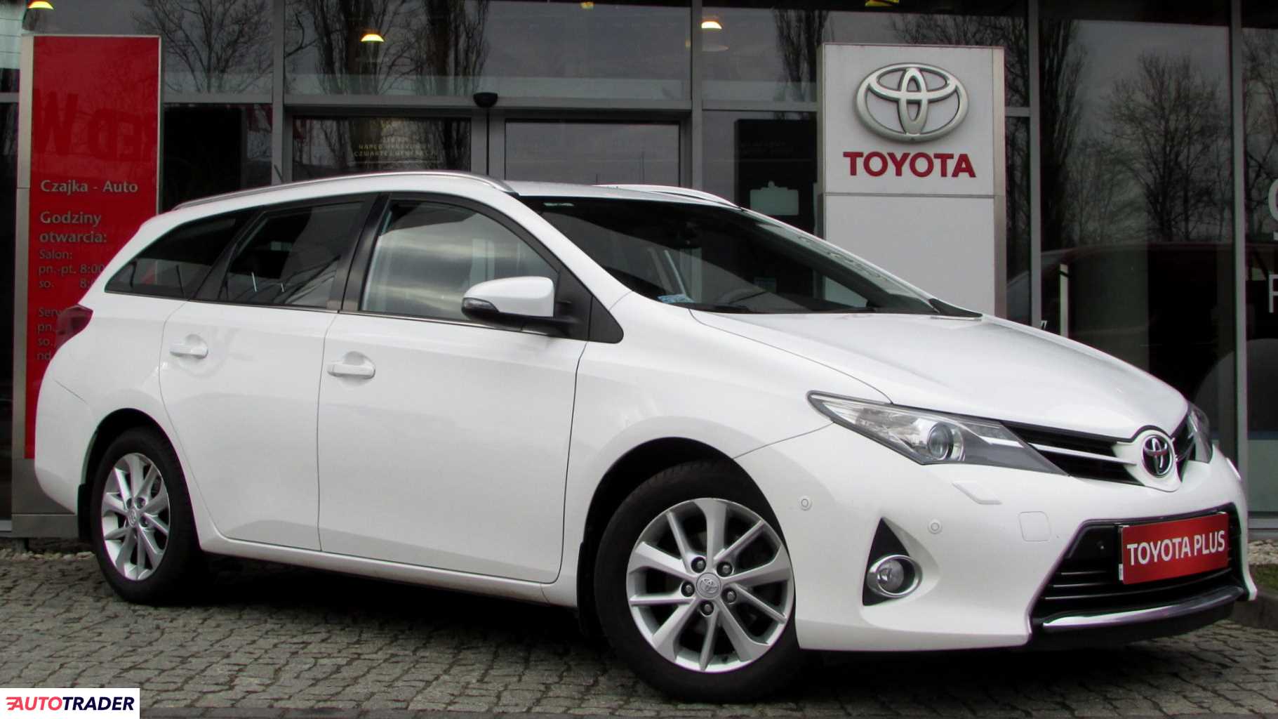 Toyota Auris 2014 1.6 132 KM Toyota Auris 2014 1.6 132 KM