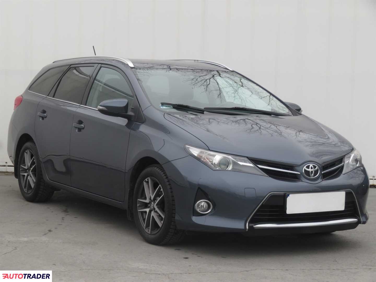 Toyota Auris 2014 1.6 130 KM Toyota Auris 2014 1.6 130 KM