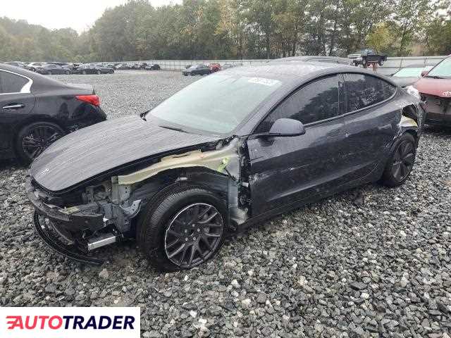 Tesla Model 3 2025