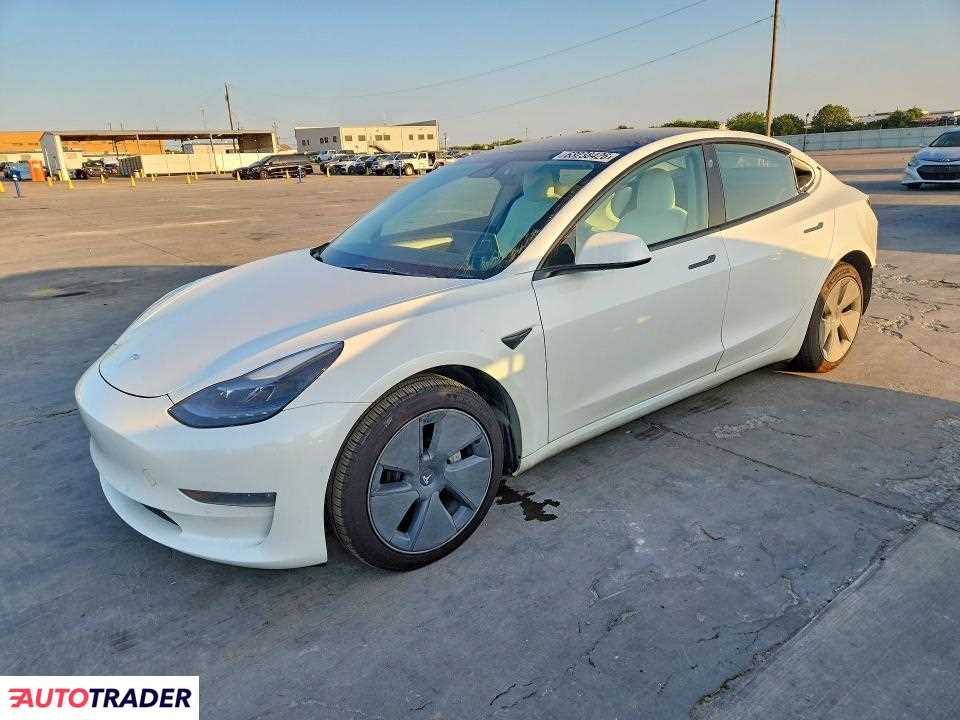 Tesla Model 3 2022