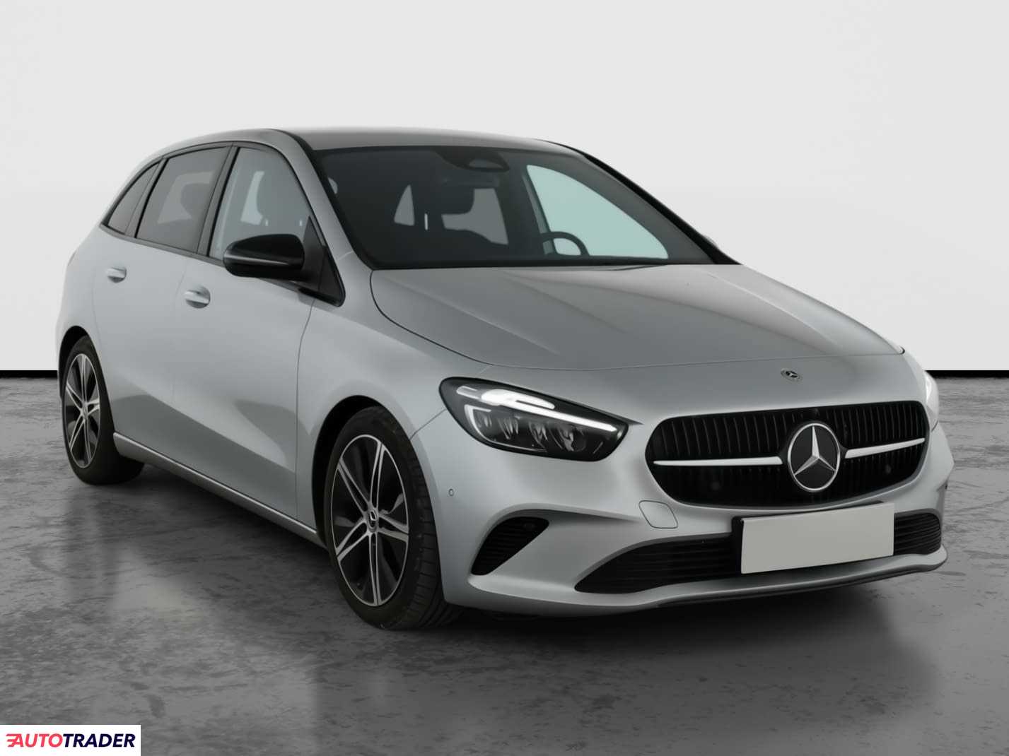 Mercedes B-klasa 2023 1.3 160 KM