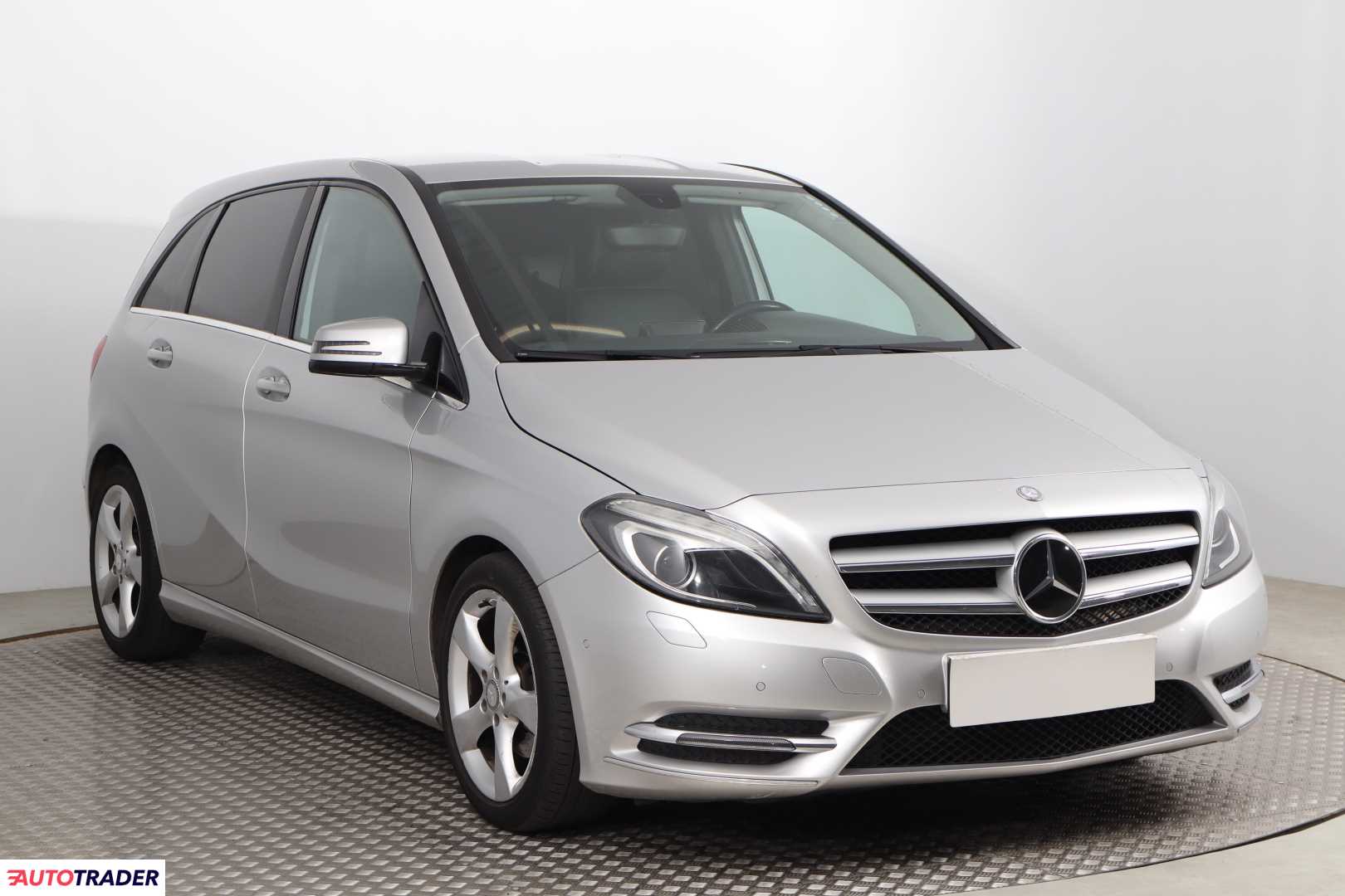 Mercedes B-klasa 1.8 107 KM 2014r. (Piaseczno)